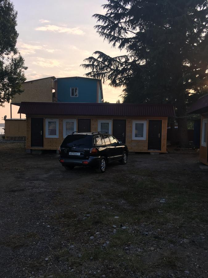 Guest House Tri Topolya Lidzava Buitenkant foto